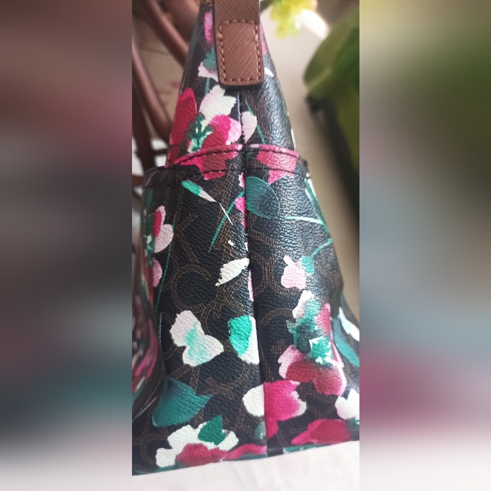 Authentic Calvin Klein coated PVC signature floral satchel cum crossbody bag - Picture 3 of 12